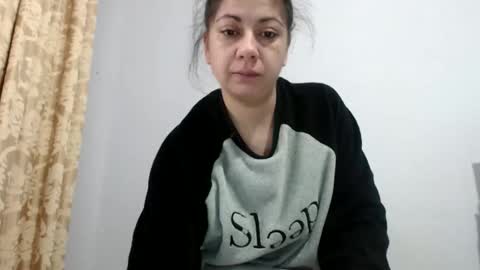 janne online show from December 1, 8:12 am