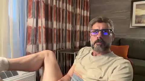 jareth_returns online show from April 21, 1:09 am