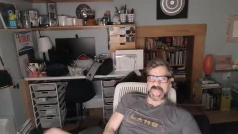 jareth_returns online show from March 29, 3:30 am