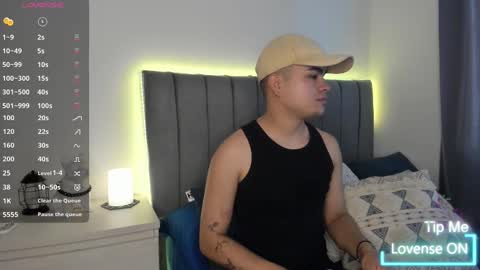 Snapshot of jarethh_ chatting on October 15, 11:11 am JARETHH online show from October 15, 11:11 am