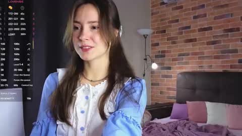 Chloe online show from October 6, 6:20 am