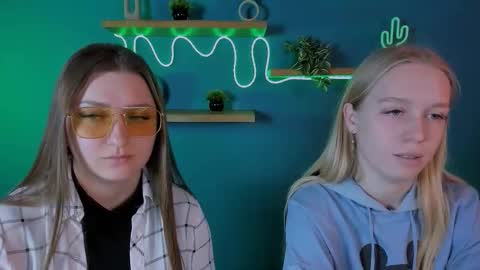 jasmine_fly online show from November 4, 9:43 am