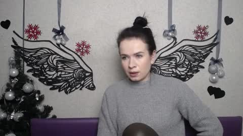 JasmineKouch online show from December 21, 7:59 am