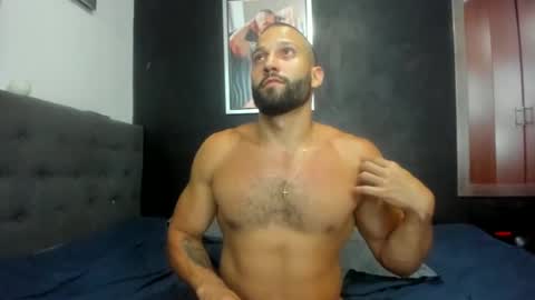 Snapshot of jasonmartiinez chatting on October 20, 2:49 am online show from October 20, 2:49 am