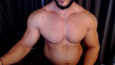 Snapshot of jasphermscl chatting on February 9, 8:10 am JaspherMscl online show from February 9, 8:10 am