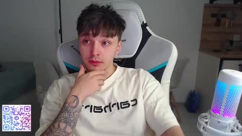 Jayce online show from February 4, 5:39 pm