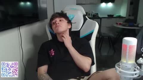 Jayce online show from May 28, 5:55 pm