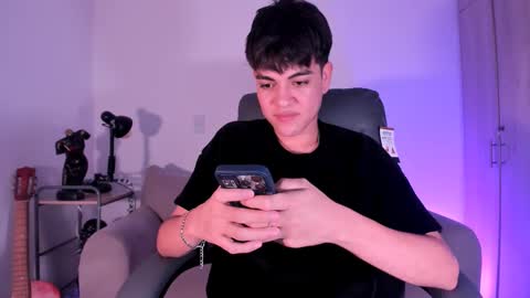 jaythomax online show from February 2, 10:46 am