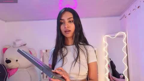 Jazmin  online show from November 17, 11:46 am