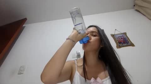 jazminojeda online show from October 24, 5:30 am