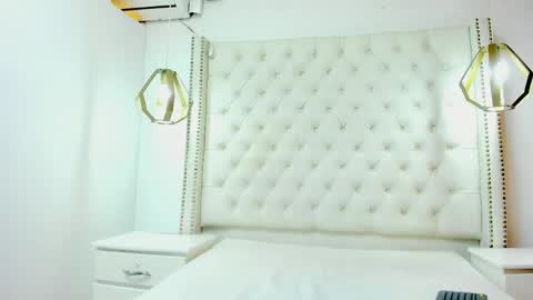 JEAN online show from April 1, 7:33 pm