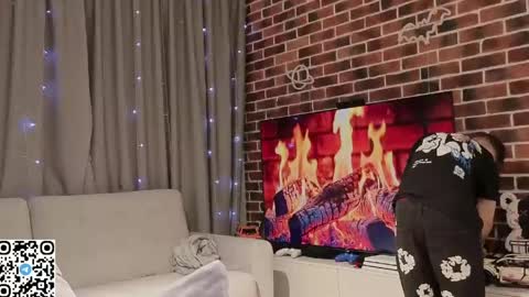 Jean online show from May 30, 7:01 pm