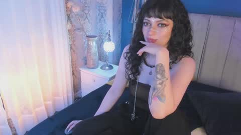 Jean online show from October 4, 9:01 pm