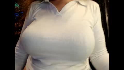 jeannie_69_andahalf online show from May 13, 12:31 am