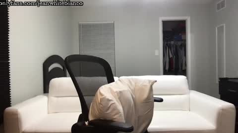 Snapshot of jeanwhitebianco chatting on September 16, 3:41 am jeanwhitebianco online show from September 16, 3:41 am