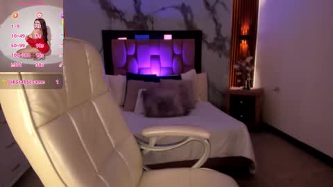 Jeen Taylor online show from March 6, 8:52 pm