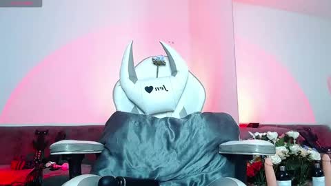 jen online show from October 10, 7:14 am