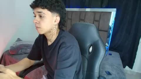 jendry_ online show from July 16, 10:11 pm