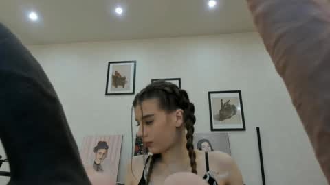 Dolly online show from March 22, 1:37 pm