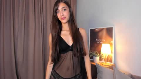 Snapshot of jenifferr_star chatting on September 19, 8:34 pm Elli online show from September 19, 8:34 pm