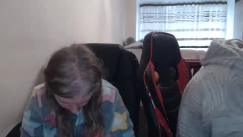 JenisAndPeter online show from November 23, 12:47 pm