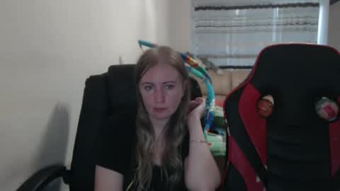 JenisAndPeter online show from September 22, 4:00 pm