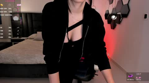 Jenna Olson  online show from April 10, 10:09 am