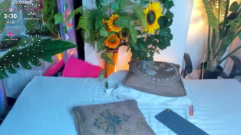 Snapshot of jenndy_lockhart chatting on October 1, 1:16 am follow me in me IG jenndy971 online show from October 1, 1:16 am