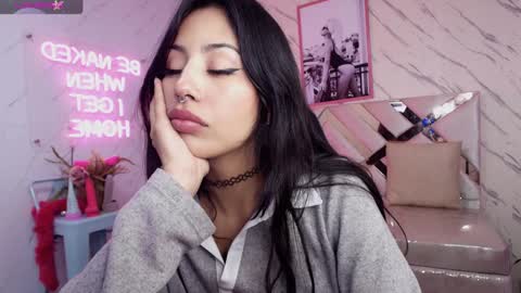 the girl of my dreams online show from January 23, 8:02 pm