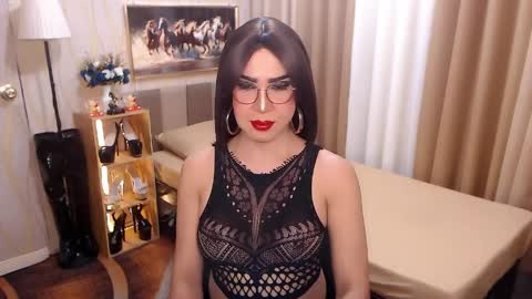 jenniegarcia online show from April 5, 5:54 pm