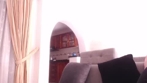 jennifer_t online show from February 25, 1:53 pm
