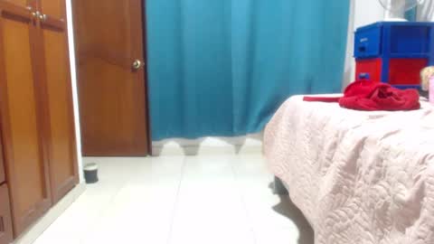 jennifer_t online show from March 9, 8:07 am