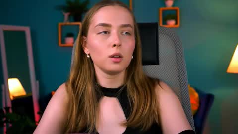 Jennifer online show from September 19, 9:40 pm