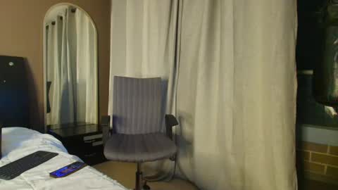 Snapshot of jennmullatta_ chatting on February 7, 3:13 am Jenn online show from February 7, 3:13 am