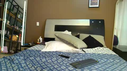 Snapshot of jennmullatta_ chatting on March 12, 6:43 pm Jenn online show from March 12, 6:43 pm