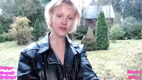 Snapshot of jenny_ames chatting on September 24, 12:01 pm Jenny  online show from September 24, 12:01 pm