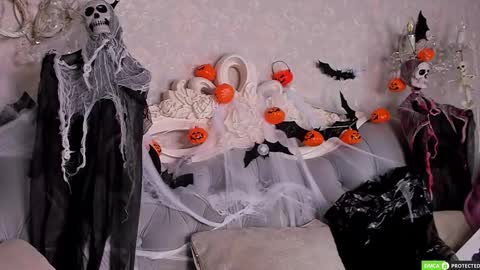 Jenny Ferguson online show from October 28, 6:09 pm