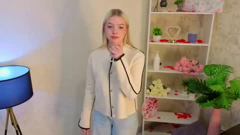 Sofia online show from May 5, 4:24 pm