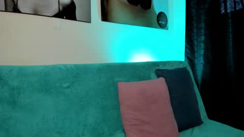 Snapshot of jeremy_salvatore_ chatting on December 4, 10:02 pm jero independent model online show from December 4, 10:02 pm