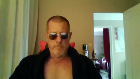 jerflor online show from October 22, 1:57 pm