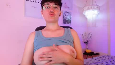 Snapshot of jero_harper1 chatting on September 12, 3:47 pm jero harper1 online show from September 12, 3:47 pm