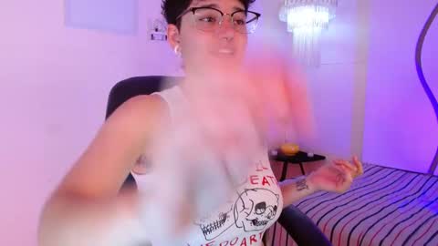 Snapshot of jero_harper1 chatting on September 15, 2:51 pm jero harper1 online show from September 15, 2:51 pm