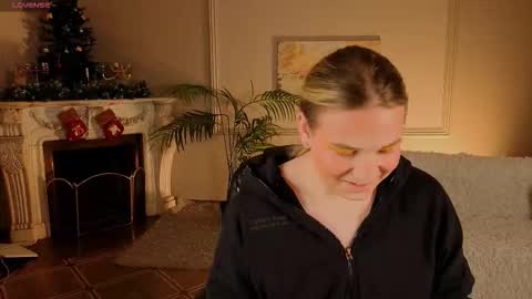 jes_solar online show from December 13, 8:37 pm