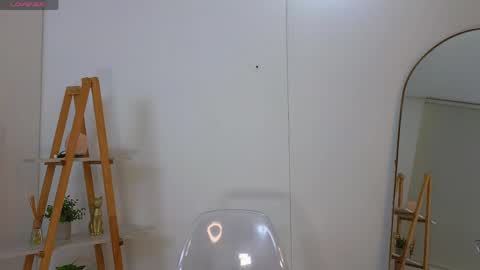 bella  adams online show from April 4, 10:55 am