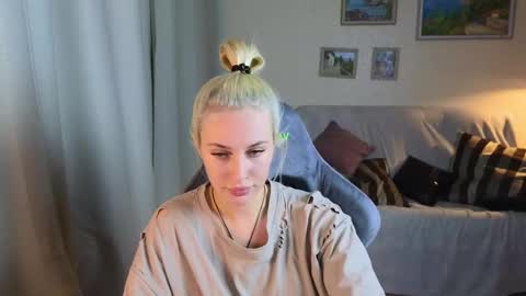 Jessy online show from December 4, 6:22 pm