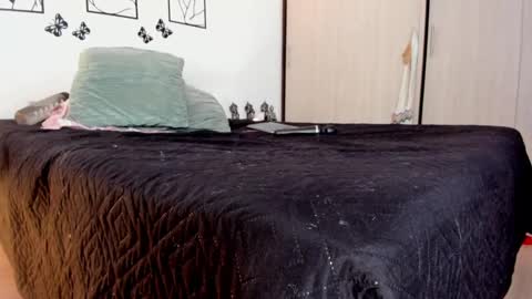 Jessica  online show from February 19, 2:33 am