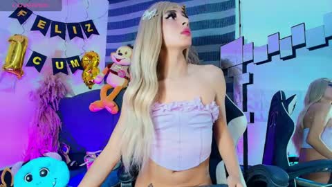 jessica_tan online show from June 17, 6:40 am