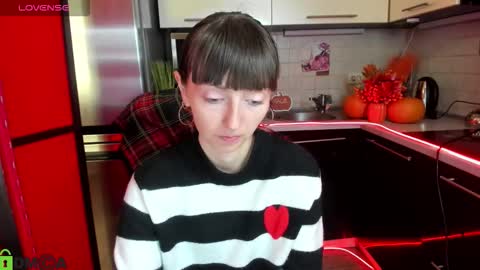 jessicaforris online show from October 4, 7:28 am