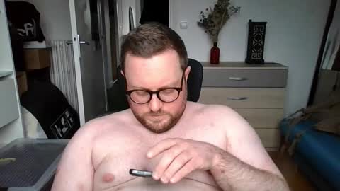 jeuneloup92 online show from February 13, 4:10 pm