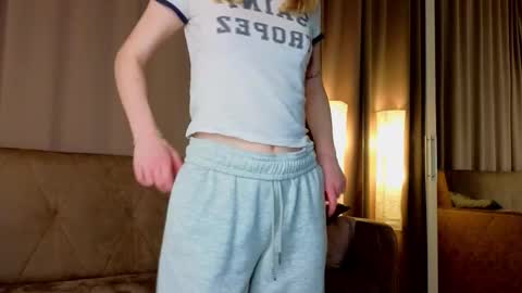 Gwen online show from December 17, 7:15 am